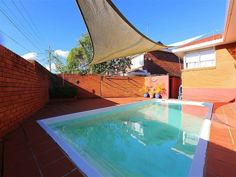 1 Arana Close, Georges Hall NSW 2198