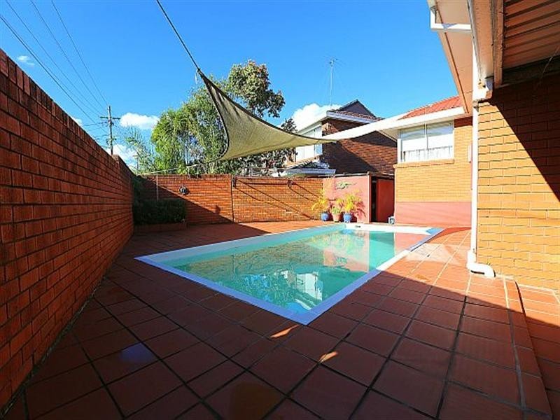 1 Arana Close, Georges Hall NSW 2198