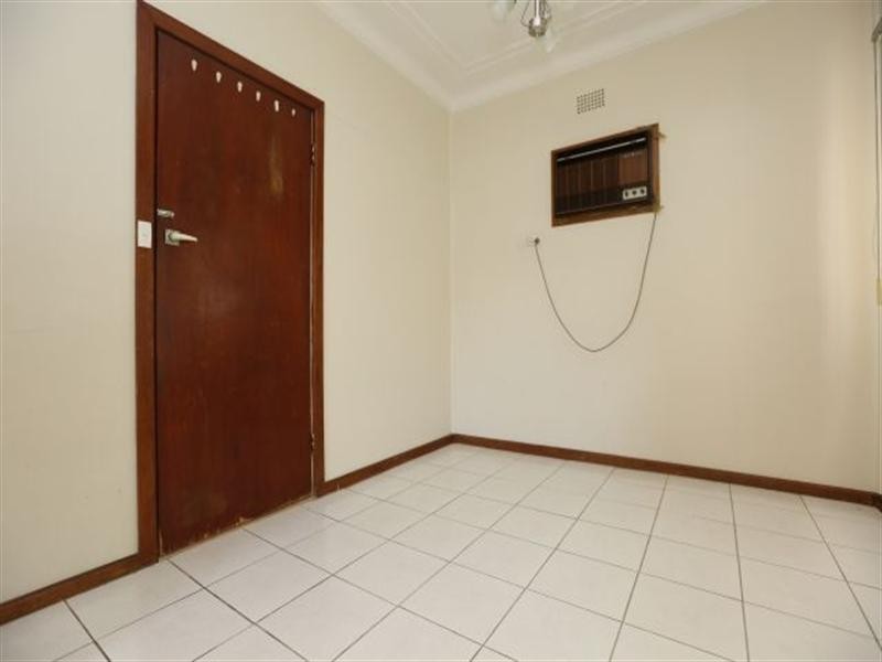 8 Edgar Street, Condell Park NSW 2200