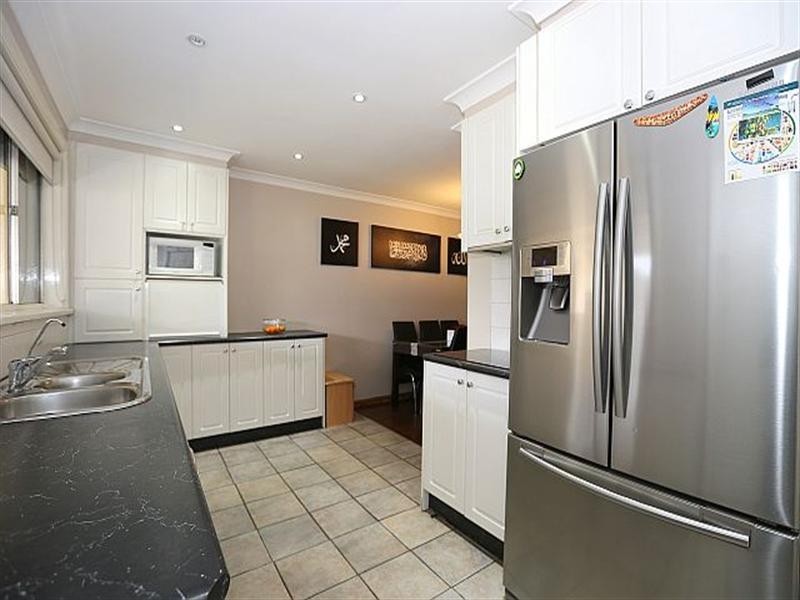 3 Lucy Avenue, Lansvale NSW 2166