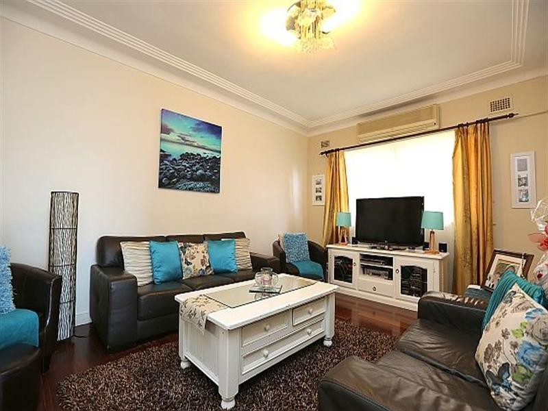 60 Waterloo Road, Greenacre NSW 2190