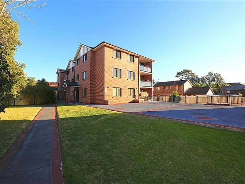 15/14 White Avenue, Bankstown NSW 2200