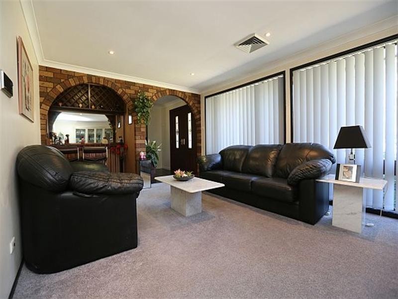 21 Pennington Avenue, Georges Hall NSW 2198