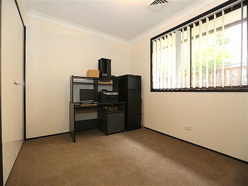 21 Pennington Avenue, Georges Hall NSW 2198