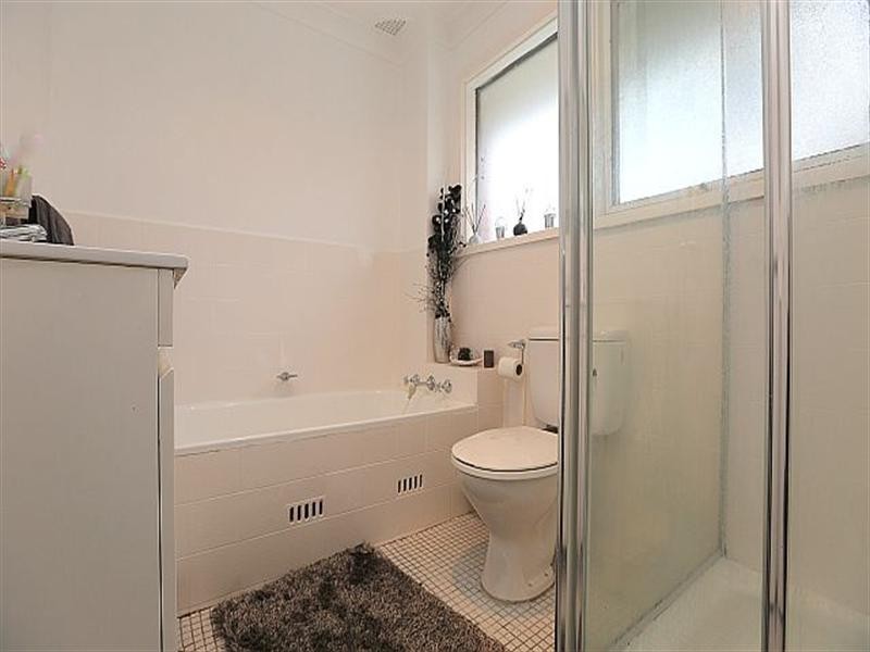 8/8A Chiswick Road, Greenacre NSW 2190