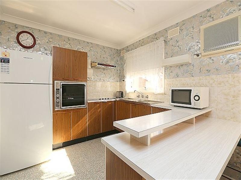 102 Flinders Road, Georges Hall NSW 2198