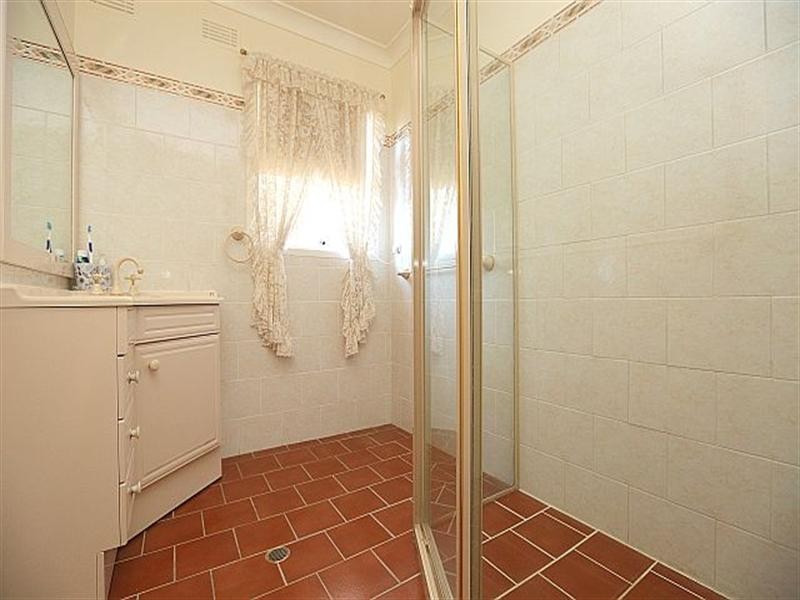 102 Flinders Road, Georges Hall NSW 2198