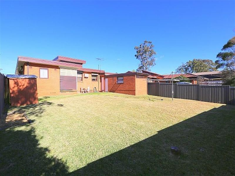 102 Flinders Road, Georges Hall NSW 2198