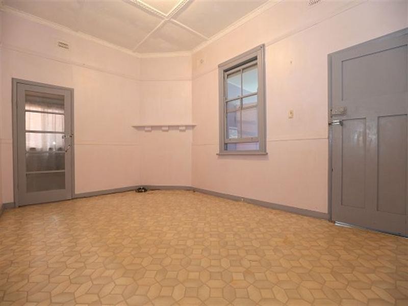 18 Pringle Avenue, Bankstown NSW 2200