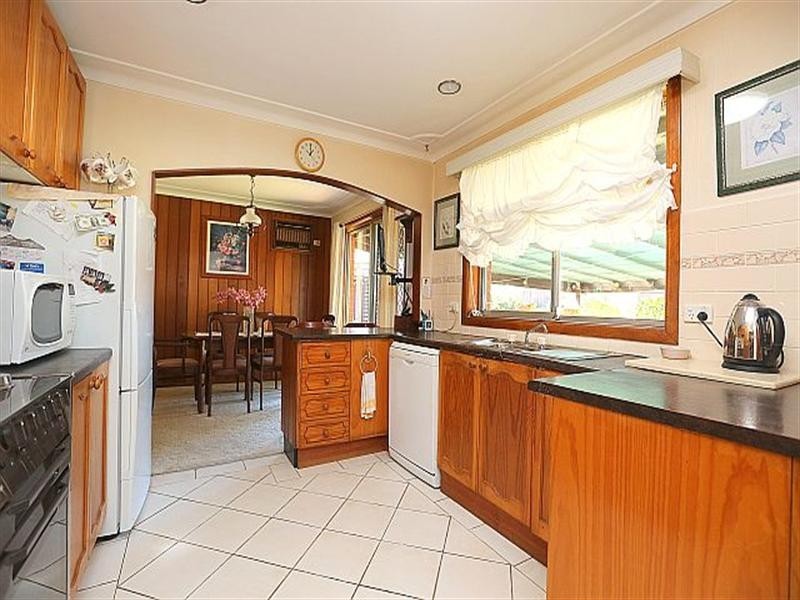 13 Surrey Avenue, Georges Hall NSW 2198