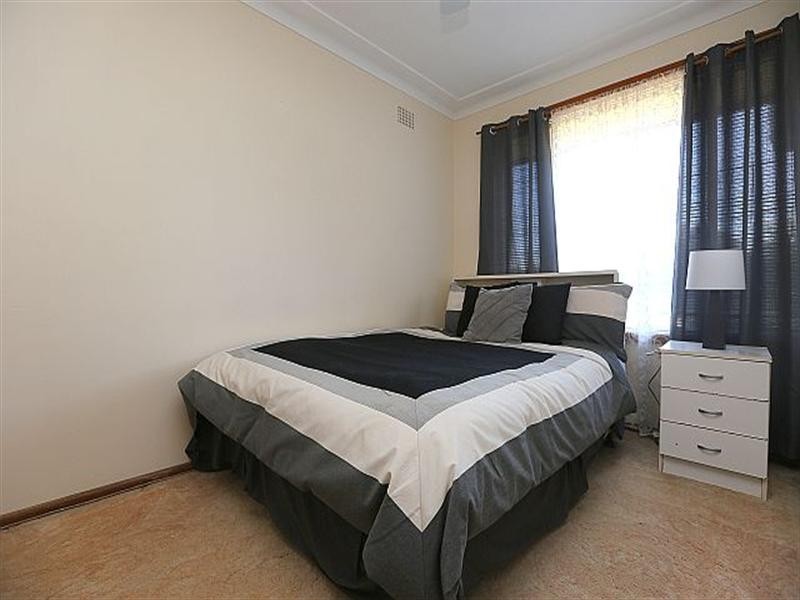 13 Surrey Avenue, Georges Hall NSW 2198