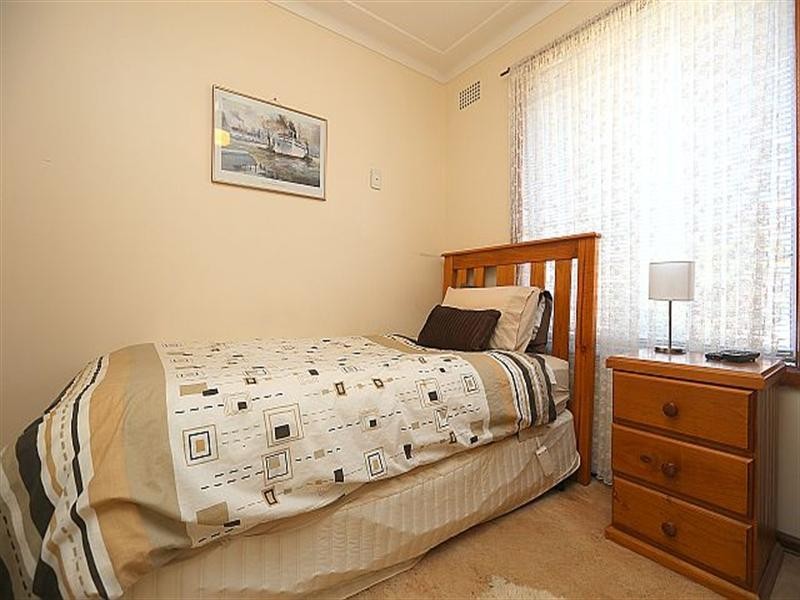 13 Surrey Avenue, Georges Hall NSW 2198