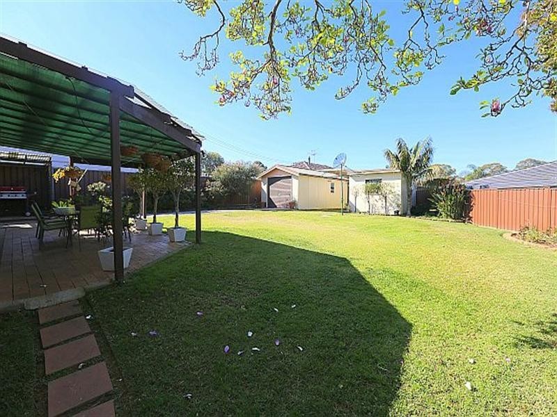 13 Surrey Avenue, Georges Hall NSW 2198