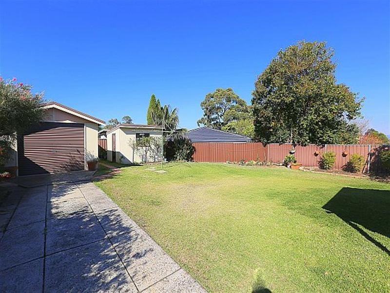 13 Surrey Avenue, Georges Hall NSW 2198