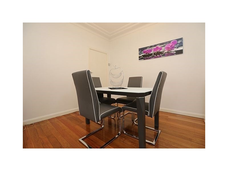 8 Georges Crescent, Georges Hall NSW 2198