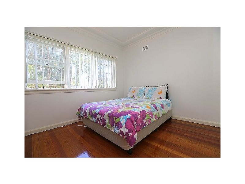 8 Georges Crescent, Georges Hall NSW 2198