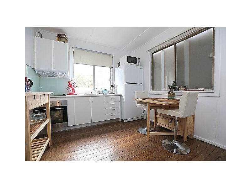 8 Georges Crescent, Georges Hall NSW 2198