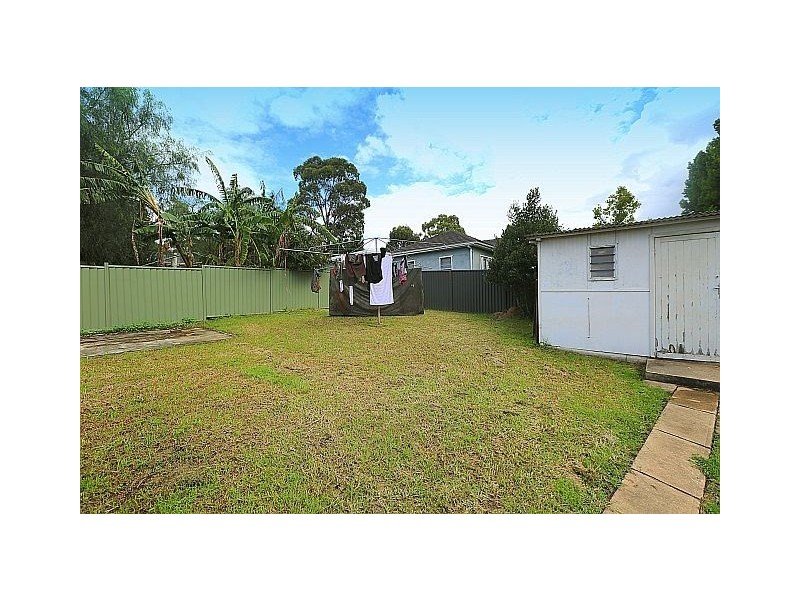 8 Georges Crescent, Georges Hall NSW 2198
