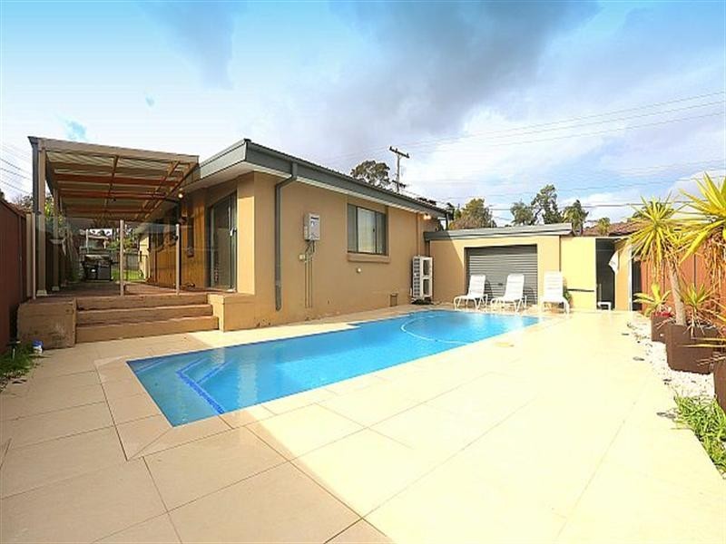 1 Briar Place, Georges Hall NSW 2198