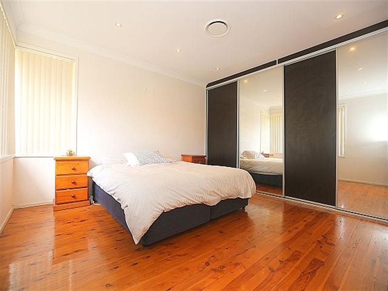 1 Briar Place, Georges Hall NSW 2198