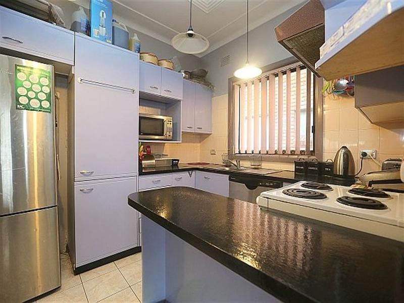 8 Burrows Avenue, Chester Hill NSW 2162