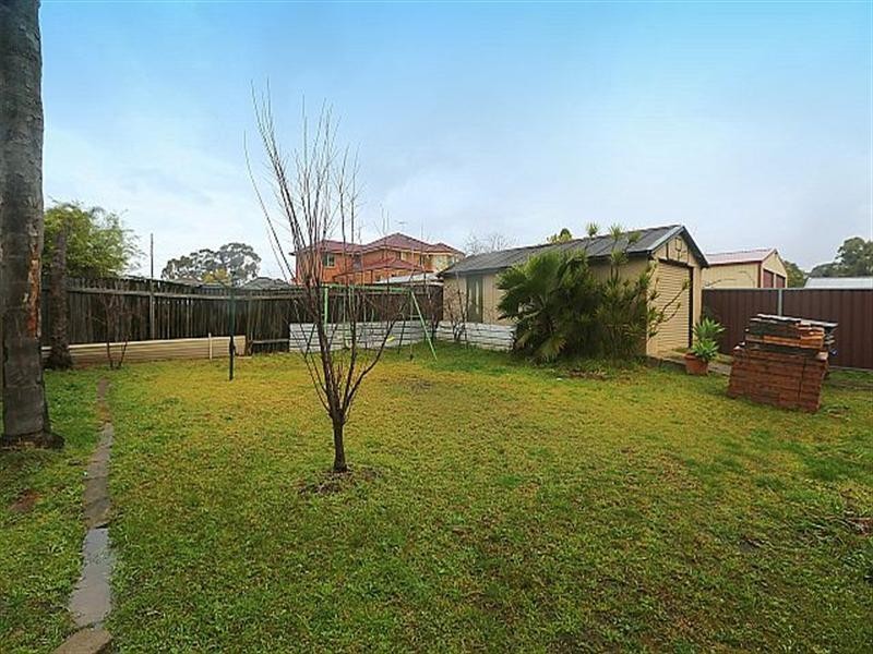 8 Burrows Avenue, Chester Hill NSW 2162