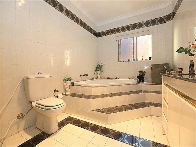 73A Highview Avenue, Greenacre NSW 2190