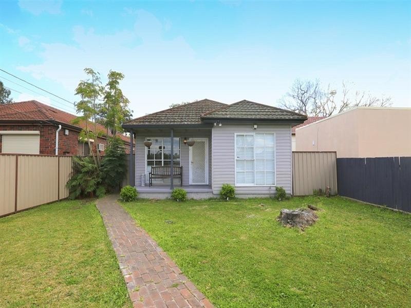 54 Endeavour Road, Georges Hall NSW 2198