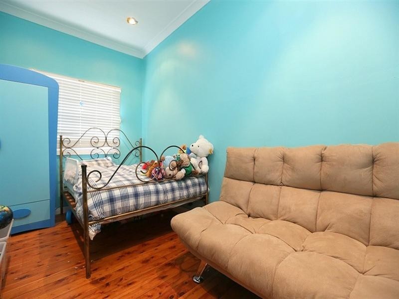 54 Endeavour Road, Georges Hall NSW 2198