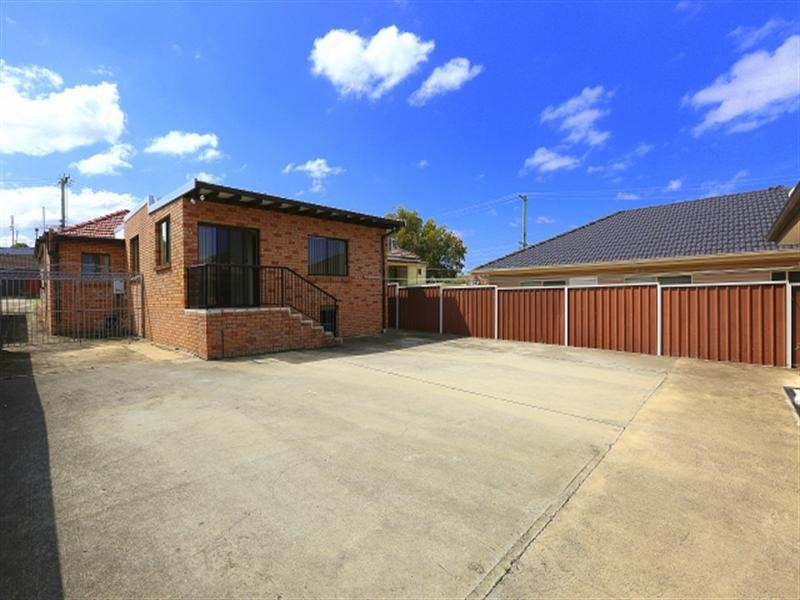 36 Old Kent Road, Greenacre NSW 2190