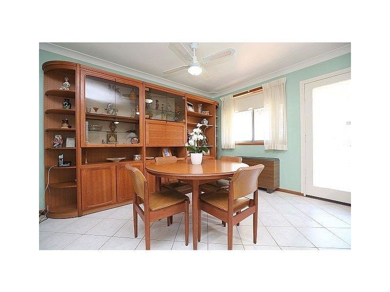 18 Yvonne Crescent, Georges Hall NSW 2198