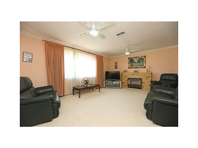 18 Yvonne Crescent, Georges Hall NSW 2198