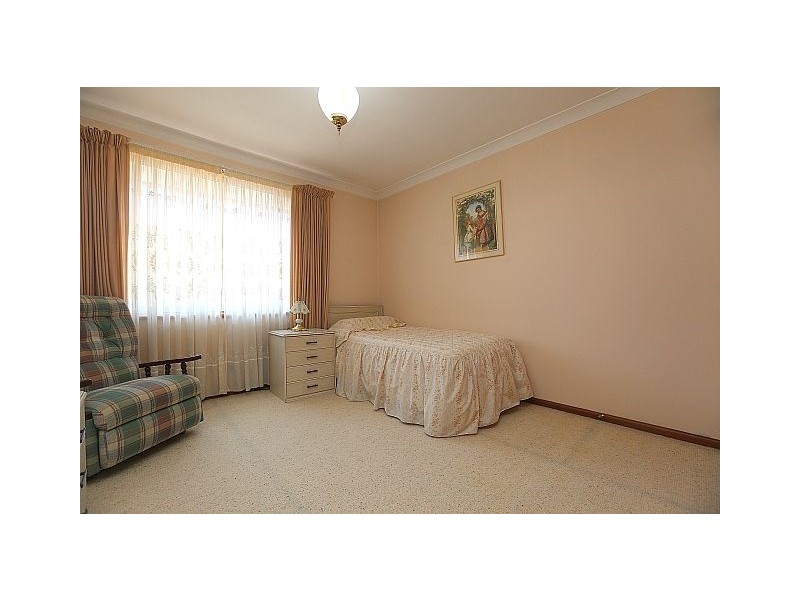 18 Yvonne Crescent, Georges Hall NSW 2198