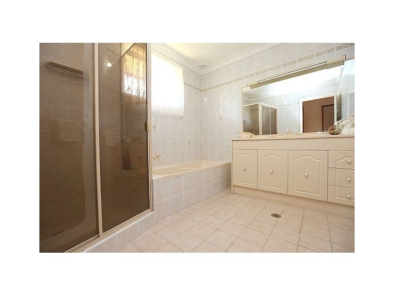 18 Yvonne Crescent, Georges Hall NSW 2198