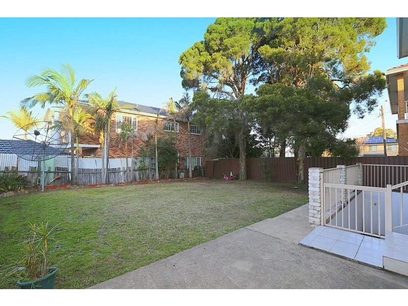 73a Highview Avenue, Greenacre NSW 2190