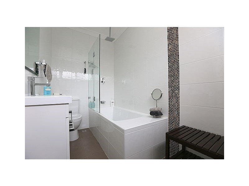 48 Lincoln Road, Georges Hall NSW 2198