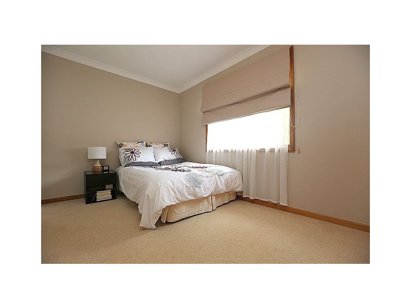 48 Lincoln Road, Georges Hall NSW 2198