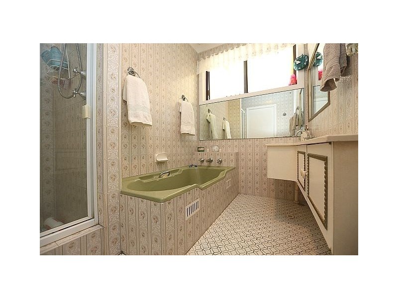 48 Lincoln Road, Georges Hall NSW 2198