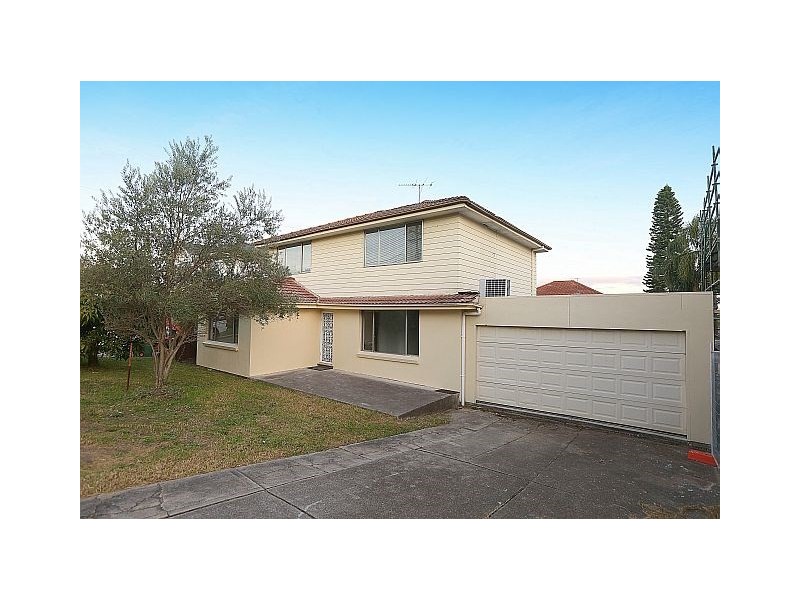 23 Sturt Avenue, Georges Hall NSW 2198