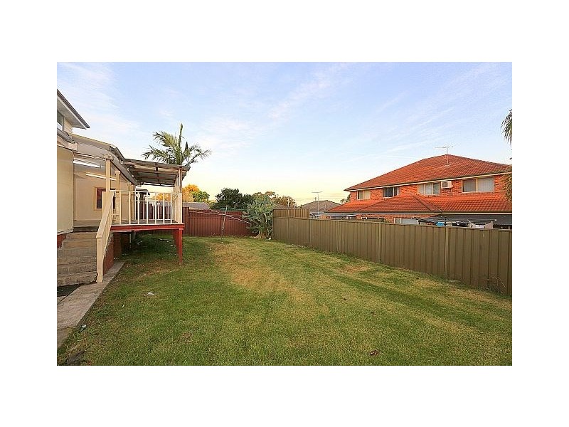 23 Sturt Avenue, Georges Hall NSW 2198