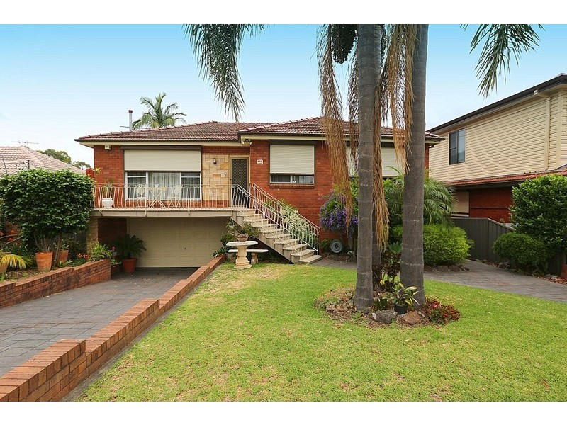 105 Flinders Road, Georges Hall NSW 2198