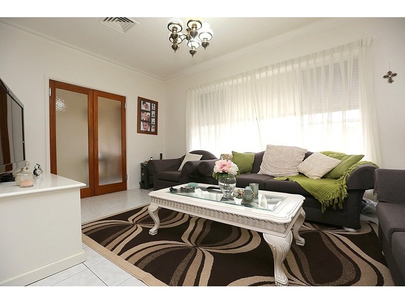 105 Flinders Road, Georges Hall NSW 2198