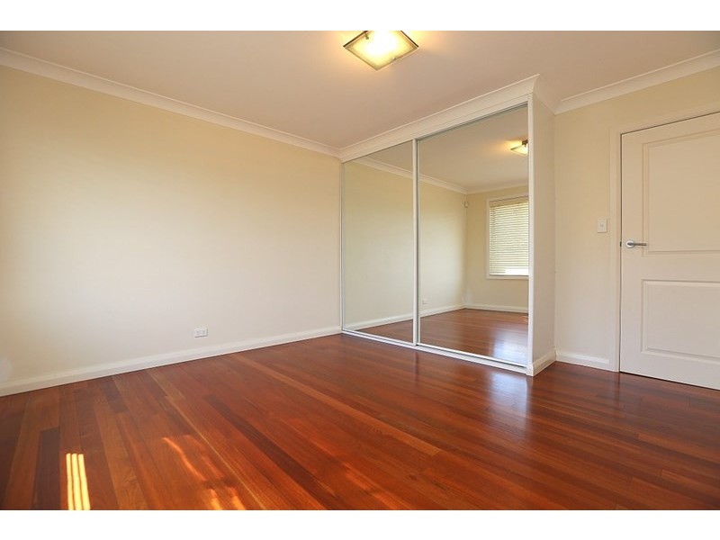 37 Caroline Crescent, Georges Hall NSW 2198