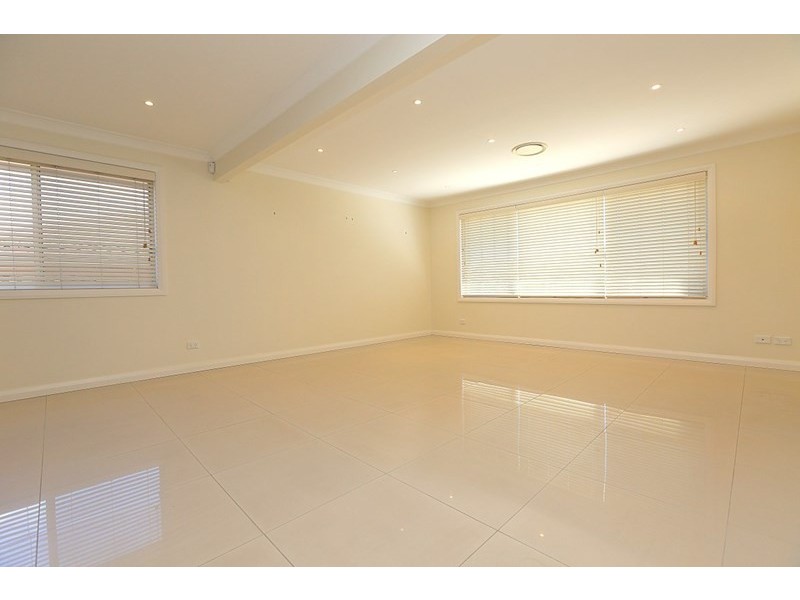 37 Caroline Crescent, Georges Hall NSW 2198