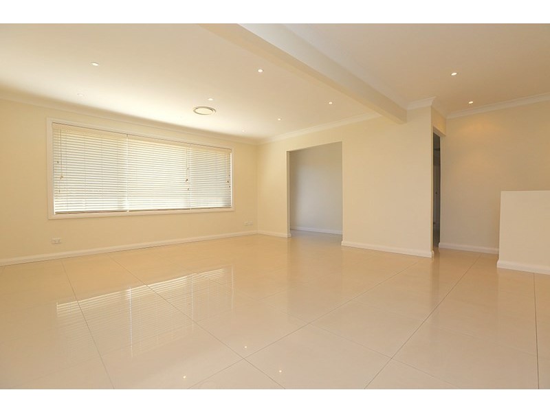 37 Caroline Crescent, Georges Hall NSW 2198