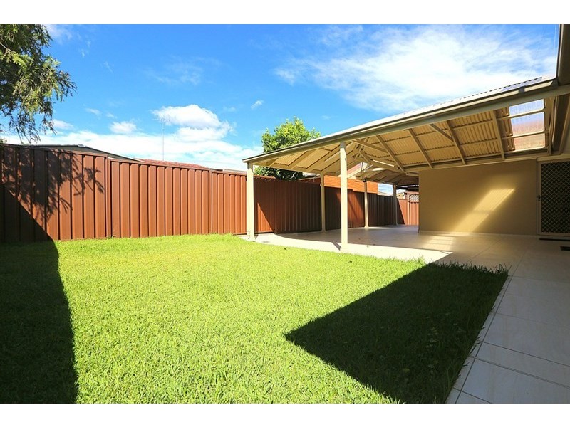 37 Caroline Crescent, Georges Hall NSW 2198