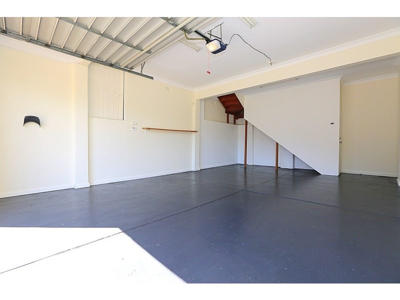 37 Caroline Crescent, Georges Hall NSW 2198