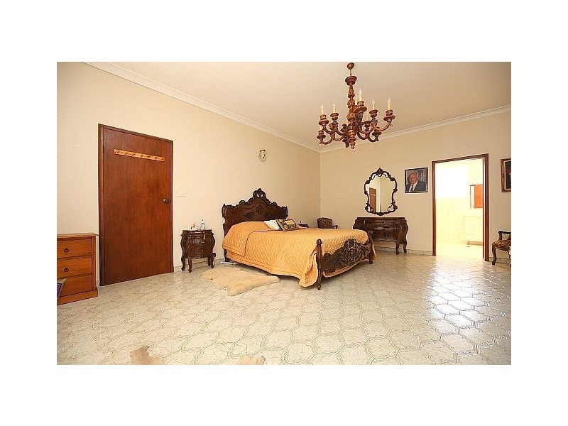 51 Flinders Road, Georges Hall NSW 2198