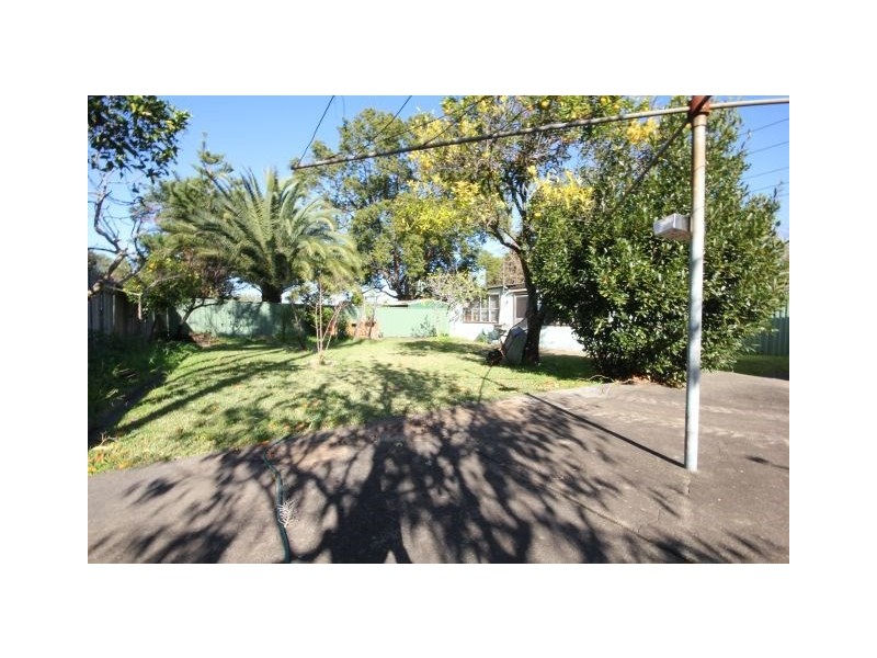 23 Beale Street, Georges Hall NSW 2198