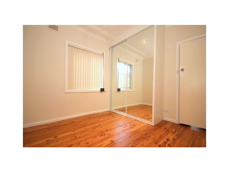 37 Endeavour Road, Georges Hall NSW 2198